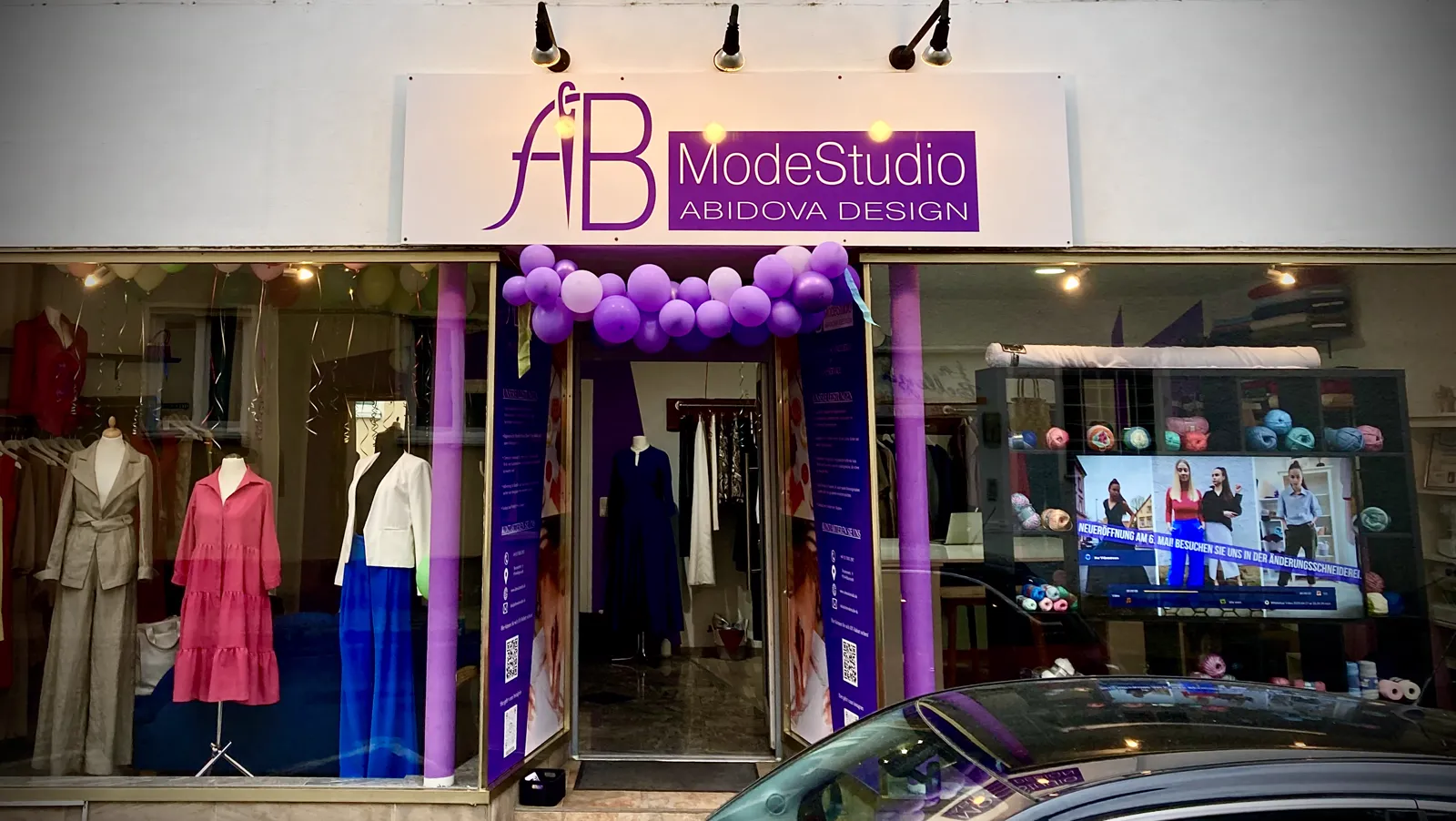 Fassade von AB ModeStudio mit Schild über dem Schaufenster in der Brunnenstraße