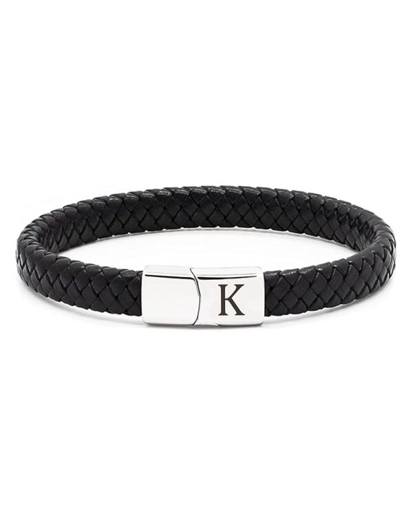 TOLOWOBK Herren Lederarmband mit personalisierbarer Edelstahlgravur A-Z – Geflochtenes schwarzes Lederarmband für Männer mit Magnetverschluss – Ideal für Valentinstag und...