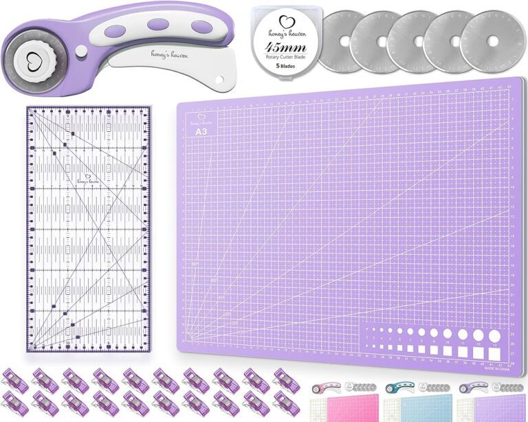 Honey's Heaven 45 mm Rollschneider Set für Stoffschneider inklusive Schneideunterlage, Ersatzklingen, Stoffklammern und Patchwork-Lineal (Lavendel, A3-Schneidematte)