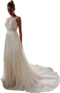 Sorayan Brautkleider: Illusorische Spitze & V-Ausschnitt für den perfekten Strandlook